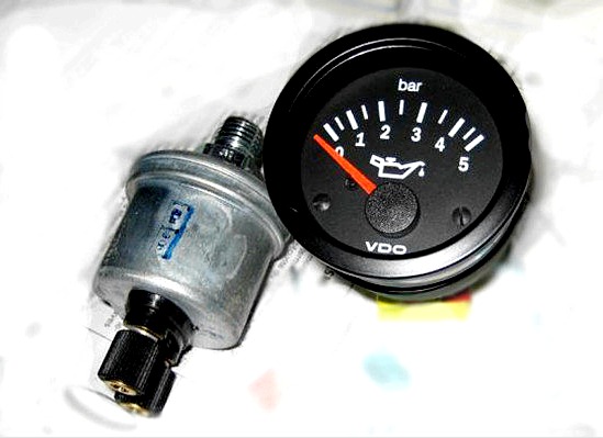 Mehanički i elektronički indikator tlaka ulja